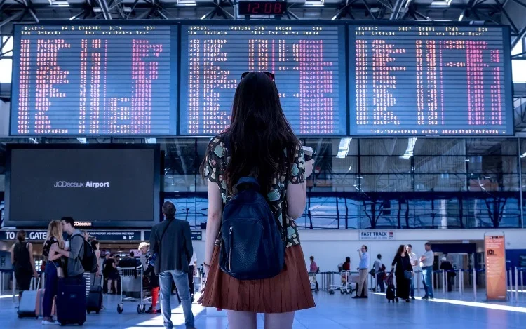 Crecen las búsquedas de préstamos para la compra de pasajes al exterior