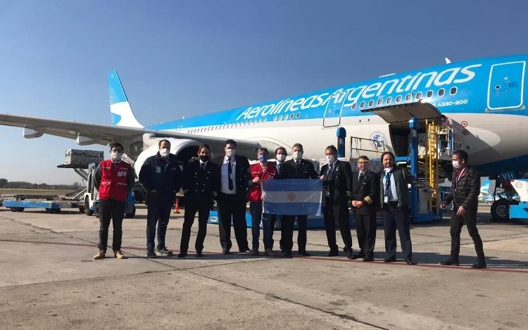 Cruz Roja Argentina recibió el primer avión con insumos