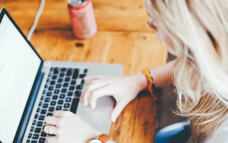 El 50% de las empresas ya volvieron a sus oficinas pero casi todas con frecuencias de home-office