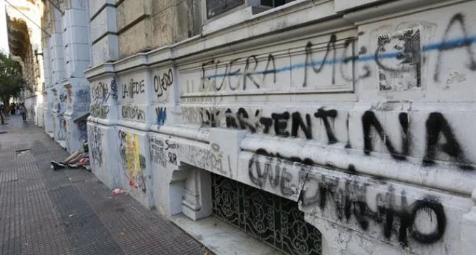 Ponen en marcha un plan para combatir el grafiti en Recoleta