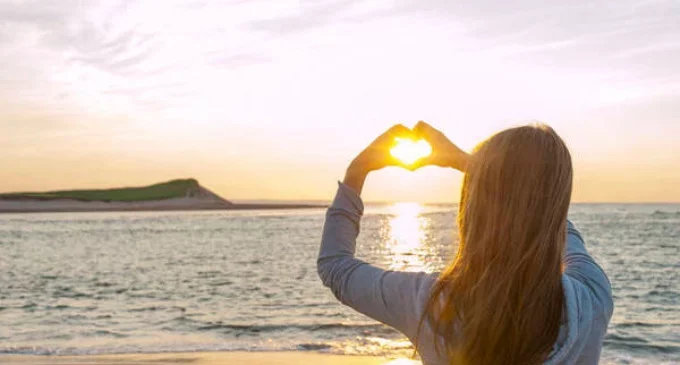 Las 10 emociones positivas más importantes (y cómo cultivarlas en tu vida)
