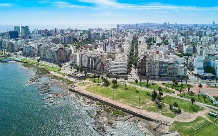 Uruguay: La residencia y la llegada de los hermanos argentinos
