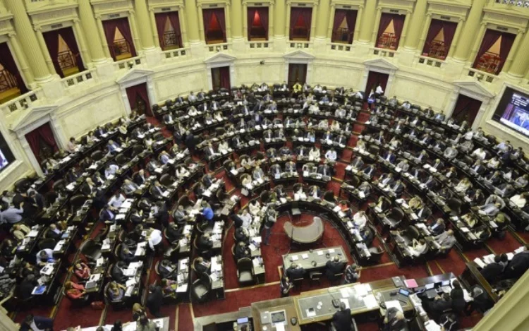 Proponen que los candidatos políticos tengan el secundario completo