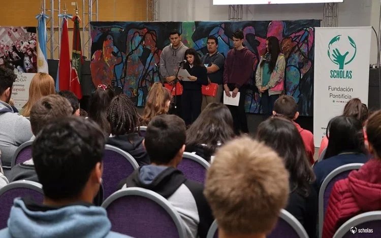 Los jóvenes proponen producir un noticiero propio