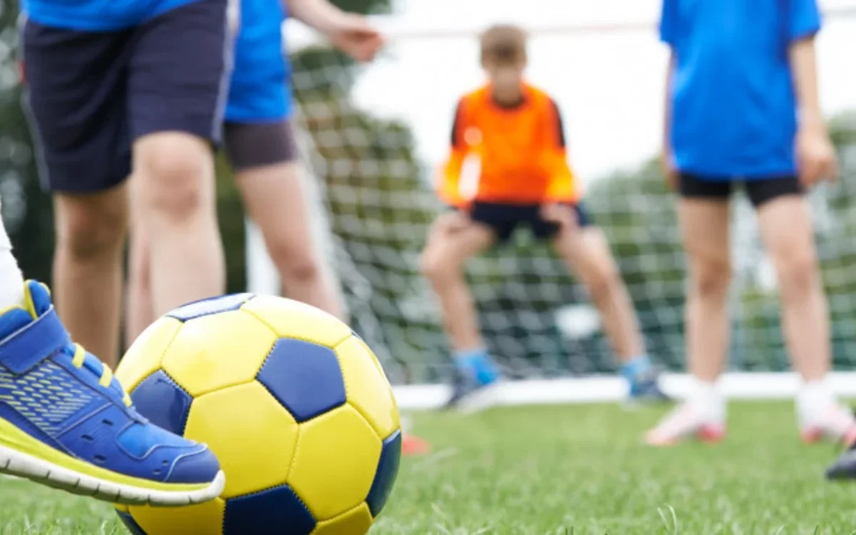 Prevención de lesiones en el fútbol: el requisito que muchos ignoran antes de entrar a la cancha