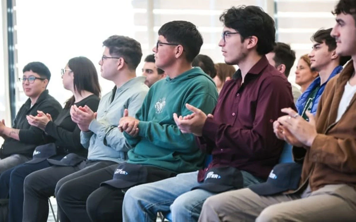 Tecnología y Educación: Ford Enter abre las inscripciones para un nuevo programa sobre desarrollo front-end