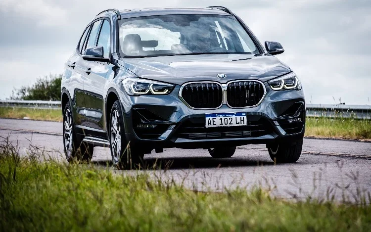 BMW Group Argentina presenta el renovado X1 y la nueva versión del Serie 1 118i SportLine
