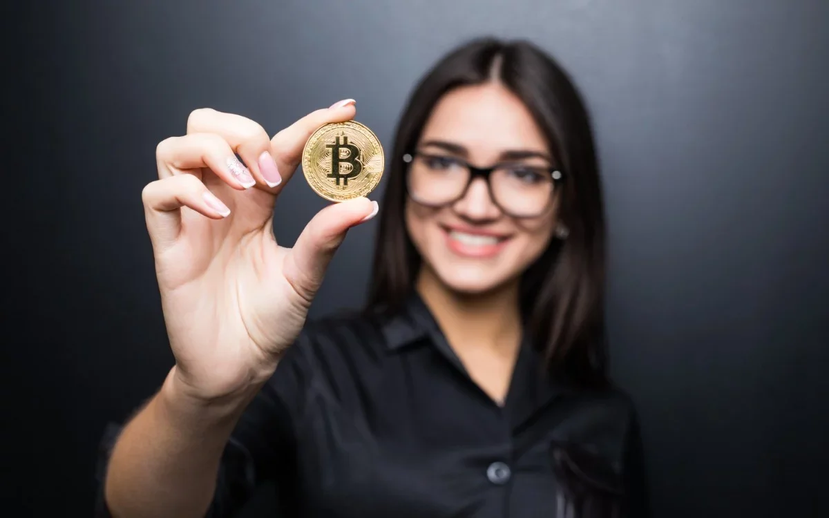 Estafas en el mundo cripto: mujeres más cautas, hombres más vulnerables