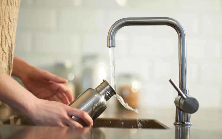 Desventajas de beber agua de garrafón