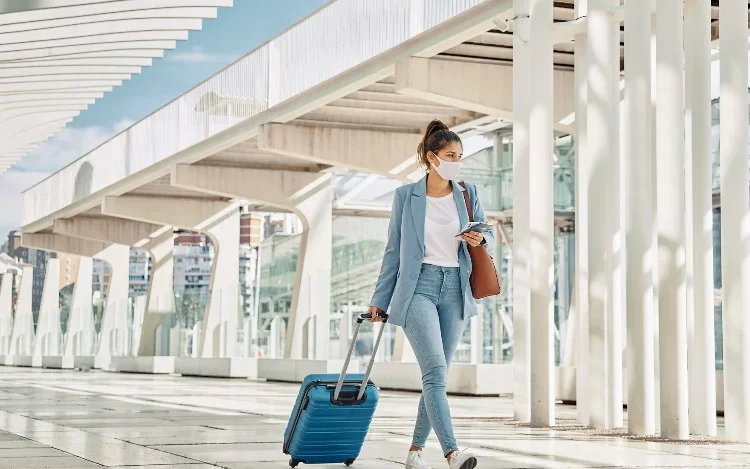 Latinoamericanos esperan la vacuna para viajar con más seguridad