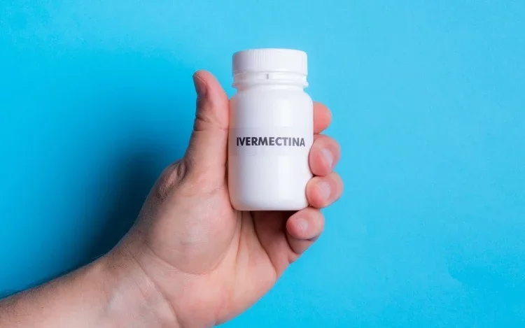 El efecto del tratamiento temprano con ivermectina sobre la carga viral, los síntomas y la respuesta humoral en pacientes con COVID-19 no grave: un ensayo clínico piloto, doble ciego, controlado con placebo y aleatorizado