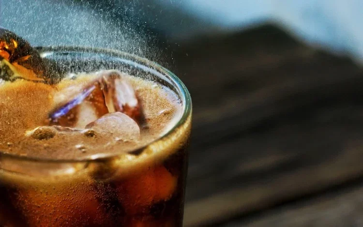 Incrementa consumo de bebidas alcohólicas, azucaradas y refrescos en temporada navideña