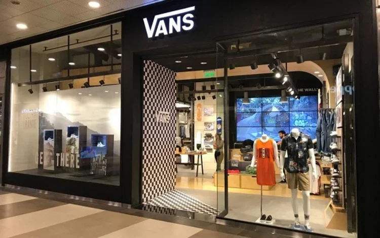 Vans presenta su nuevo local en Abasto Shopping