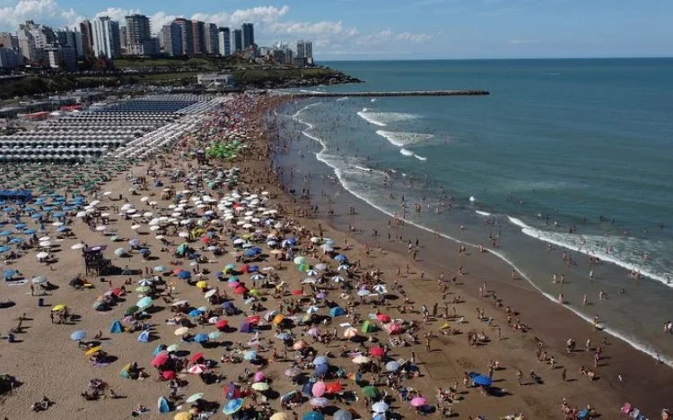 Enero récord en la costa argentina