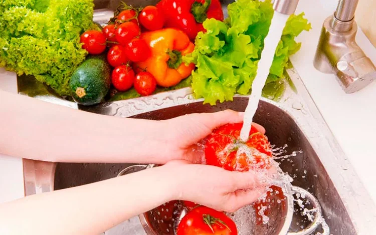 “Bromatología en Casa” revela 5 consejos claves para manipular los alimentos