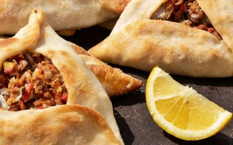 Receta fácil de esfiha: cómo preparar empanadas árabes en casa