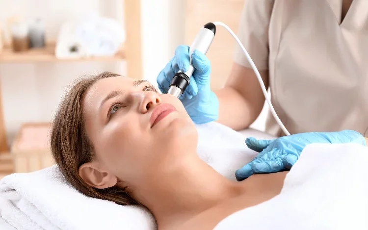 Lifting facial, la opción más indicada para rejuvenecer el rostro y quitar las arrugas